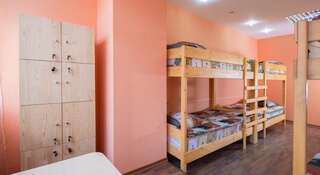 Гостиница Хостел Достоевский Иркутск Кровать в общем номере для мужчин и женщин с 8 кроватями-2